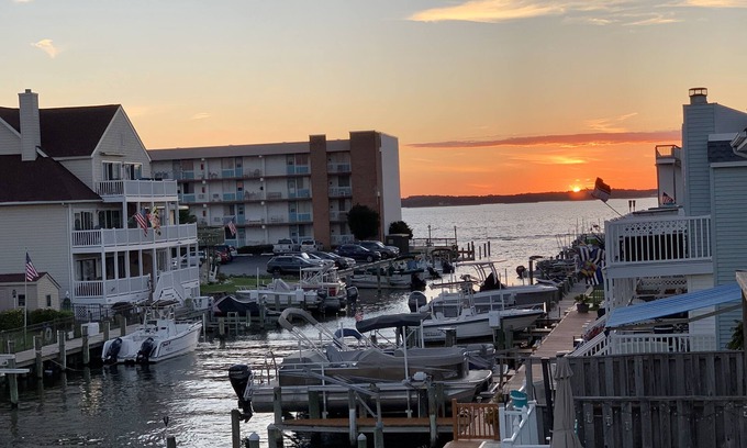 North Ocean City Casa | Completely remodeled bayside waterfront townhome! Families wanted!
