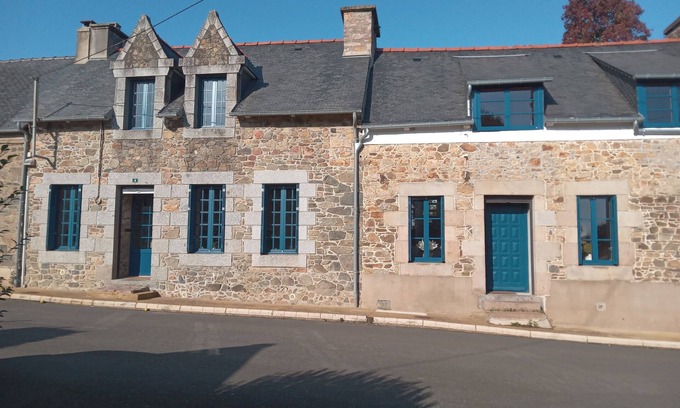 Gommenec'h Casa | Completely renovated typical Breton house, all comforts, close to the sea
