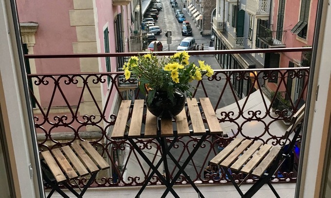 La Spezia Historic Centre Apartamento | Básica, renovado 66 metros cuadrados de apartamentos en la zona peatonal de La Spezia