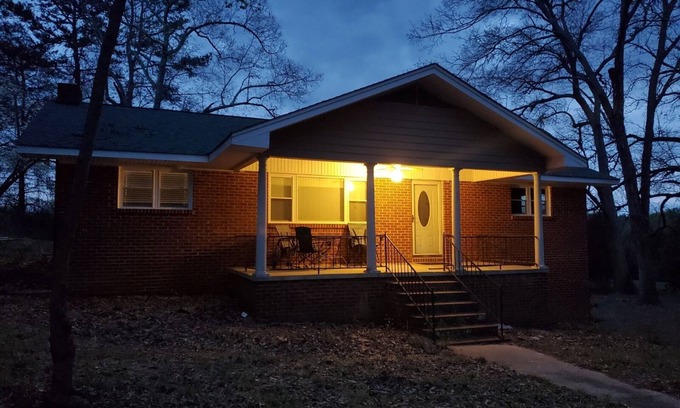 Alexis Otro | Completely updated Farmhouse with everything you will need! Relax and enjoy!