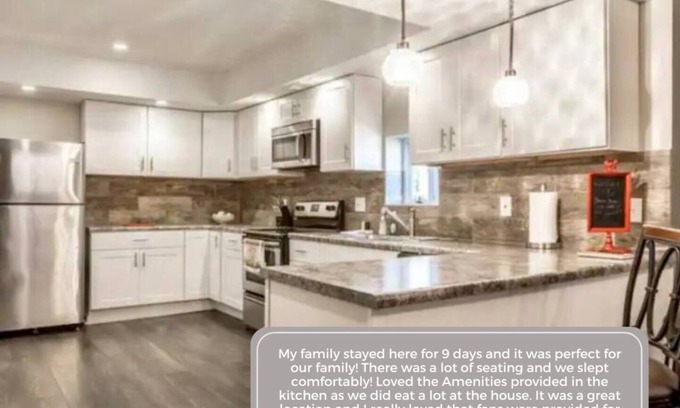 Independence Casa | Completely updated home a few blocks from the Historic Independence Square