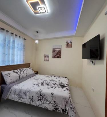 Compostela Casa | Compostela Guest Room #1 Terrace, Rooftop, Netflix, WiFi