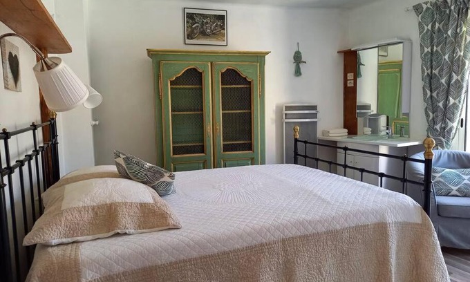 Comps-sur-Artuby Casa | Comps sur Artuby, le tilleul et le four, Jabron