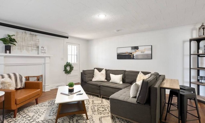 Concord Casa | Concord Gem, entire home, pets are welcome!