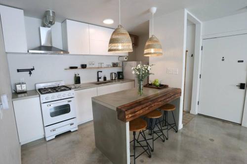 Gainesville Casa | ConCrete Suite 5 Min Walk to Shands UF