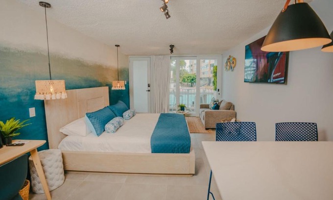 Condado Apartamento | Condado Beach-Pool Front Jewel