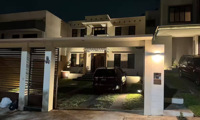 Santa Tecla Casa | Condado Santa Elena - 4 bedroom house in prestigious Nuevo Cuscatlan area.