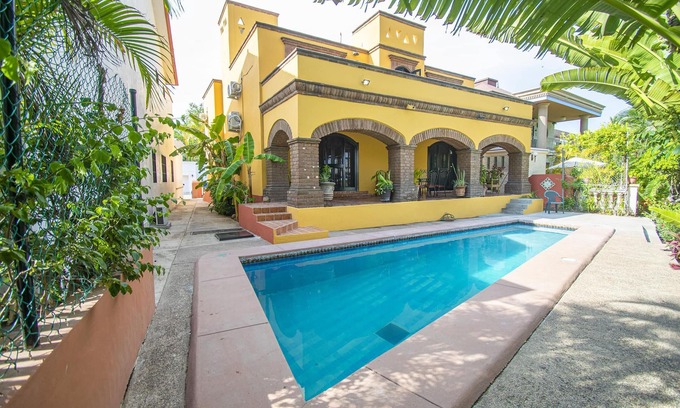El Cid Casa | Conde de Oviedo Whole Home with Pool