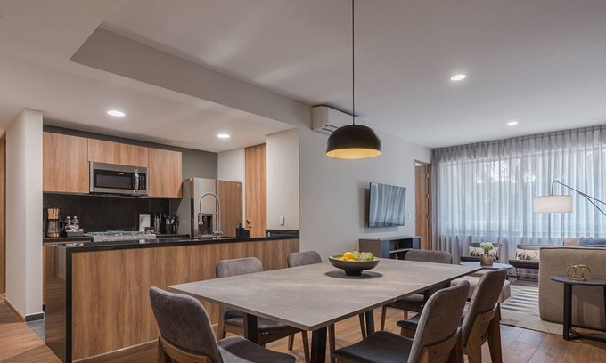 La Condesa Apartamento | CONDESA- Spacious Apt Live/Work 2BR 2BA 5pax