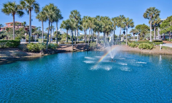 Gulf Place Condominio | Summer Availability! Condo Directly Across from the Beach! 2 Adult Bikes! Walk to Dining!