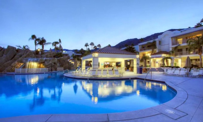 Canyon Corridor Condominio | Condo for 6! Palm Canyon Resort with Kitchen, Pool, LOTS of extras!