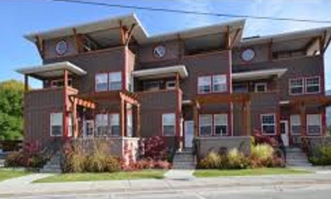 Sicamous Casa | MEJOR PUNTO DE VACACIONES EN SICAMOUS EN EL SHUSWAP, INCLINADO DESLIZAMIENTO DE 25 PIES EN BARCO