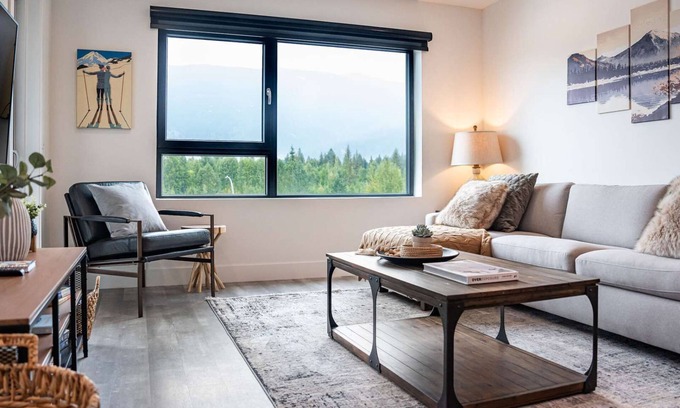 Revelstoke Condominio | Condo with Hot Tub - Revylation