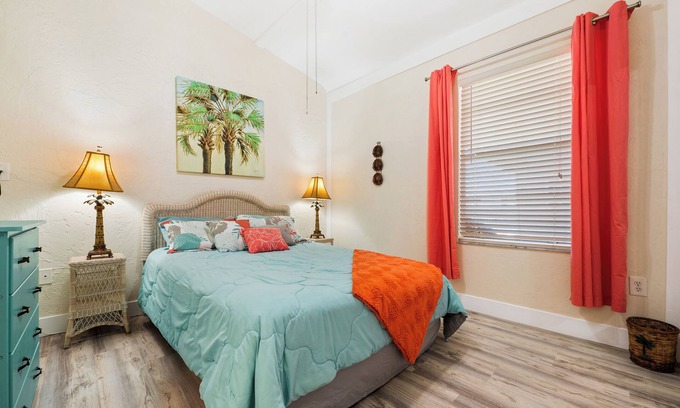 Al Lago Village Condominio | Condo with Pool close to the Beach 55+