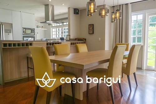 Bigorrilho Apartamento | Conforto e Espaço para Família, 2 vagas, WiFi 500m