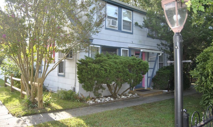 Cape May Cabaña | Congress Street Cottage - ¡Fácil paseo a las playas, restaurantes y tiendas!