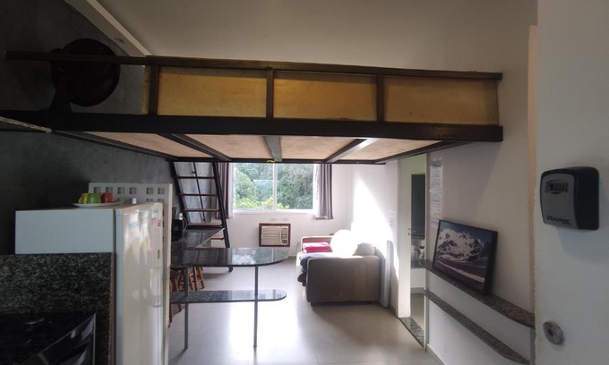 Catete Apartamento | Conjugado arquitetado, bem planejado e silencioso
