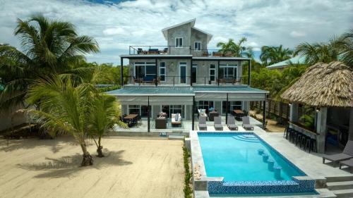 Placencia Apartamento | Conmigo Villas - 6 Bedroom Beachfront with Pool