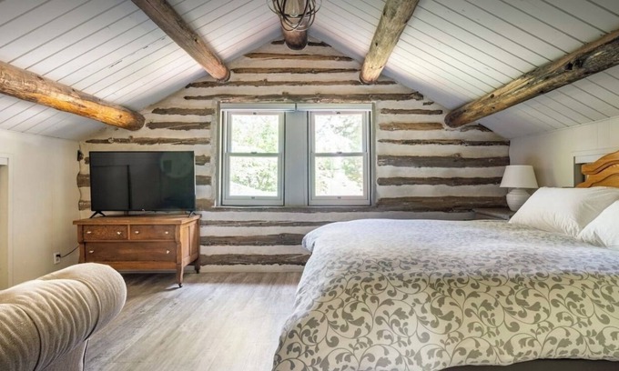 Kernville Casa | Connect with friends, private river, horses, all natural cedar hot tub