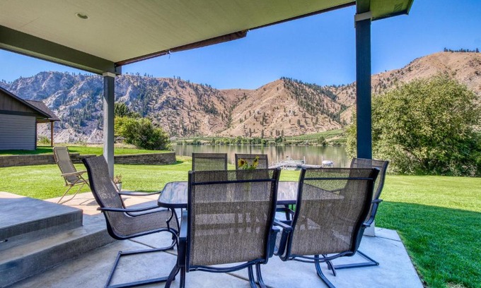 Orondo Casa | Connect with the Columbia