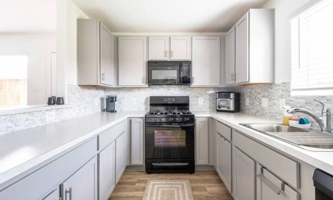 Conroe Casa | Conroe 4br 2.5ba w/ Loft + Huge Backyard + Pets OK