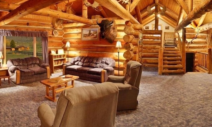 Gardiner Cabina | Yellowstone River Lodge - Capacidad para 18 a 10 millas de la entrada al parque de Yellowstone.