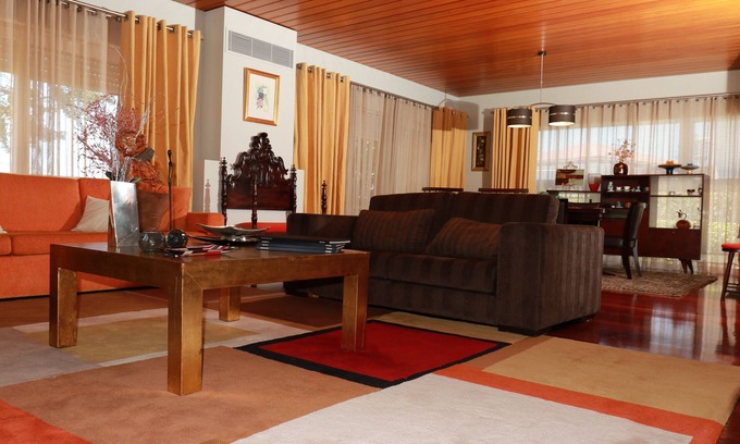 Ponta Delgada Casa | Residencia del Cónsul. Excelente ubicacion. Céntrico pero apartado. Moderno y moderno