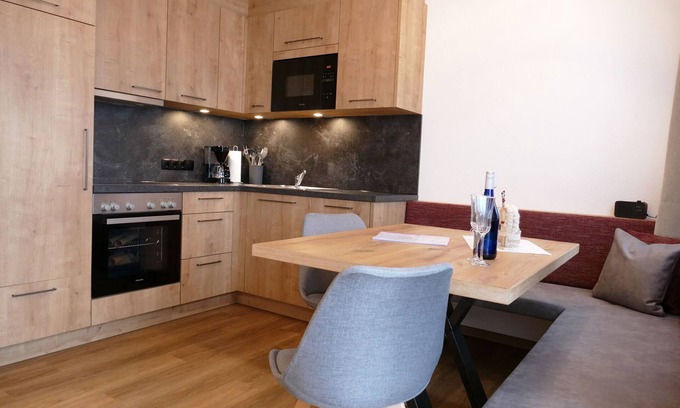 Gerlosbergeben Apartamento | Apartamento contemporáneo en Gerlosberg cerca del bosque
