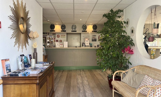 La Penne-sur-Huveaune Hotel | Contact Hôtel Marseille Aubagne