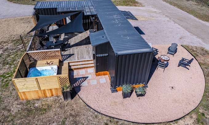 New Braunfels Cabina | Contained in Gruene River Theme. 5 minutes to Gruene Hall