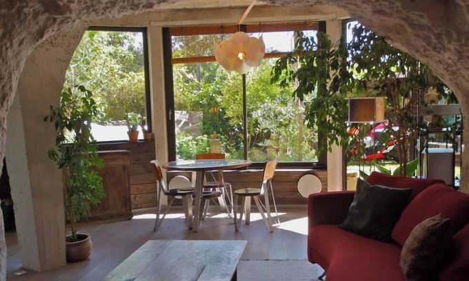 Saint-Etienne-de-Chigny Casa | casa cueva contemporánea