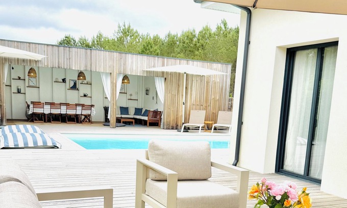 Saint-Julien-en-Born Casa | Contemporary Villa, Terrace and Pool House