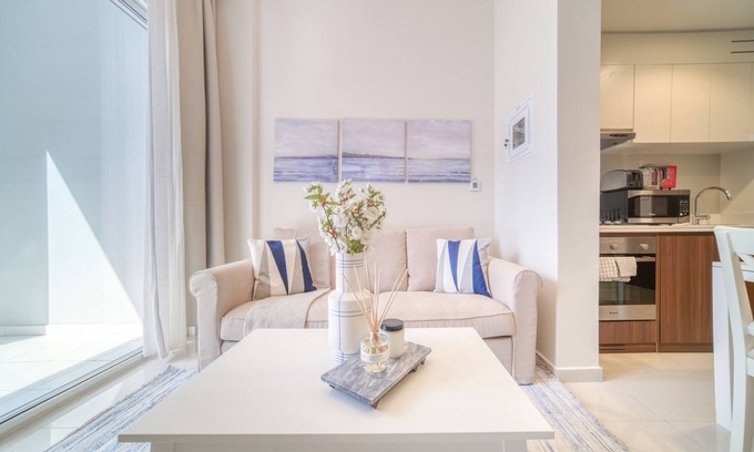 Downtown Dubai Apartamento | Contemporary 1BR at Vera Tower Business Bay by Deluxe Holiday Homes