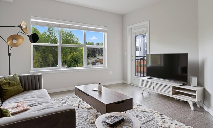 Bothell Apartamento | Contemporary 1BR in Bothell Near Restaurants + Gym