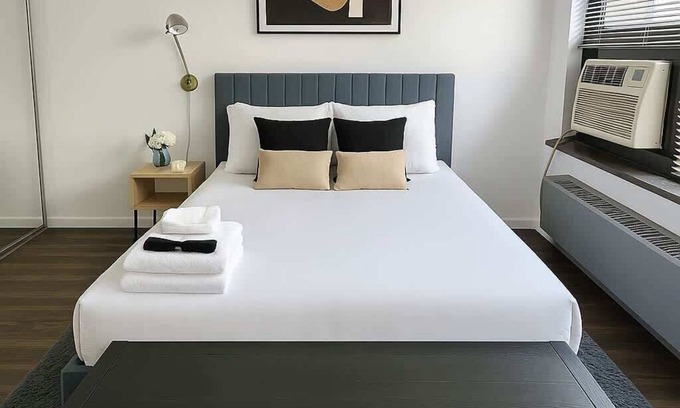 East Hyde Park Apartamento | Contemporary 2BR Apartment in Vibrant Hyde Park