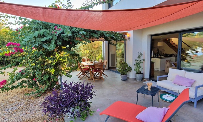 Alata Villa | Contemporary 3 bedroom villa 10 minutes from the beaches and Ajaccio