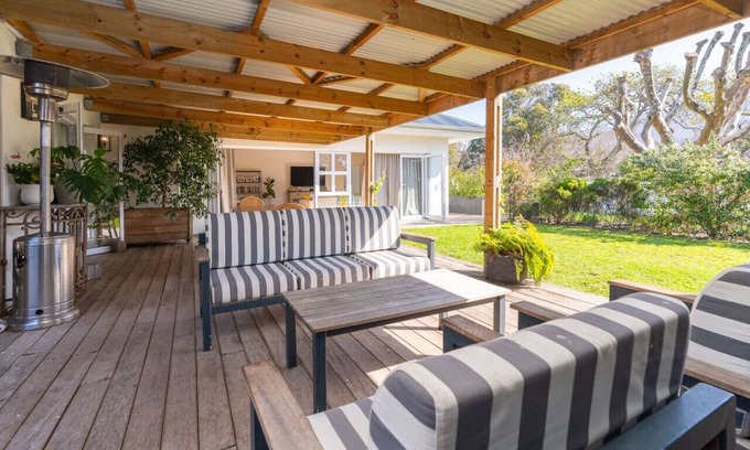 Claremont Casa | Contemporary 4-Bedroom Oasis