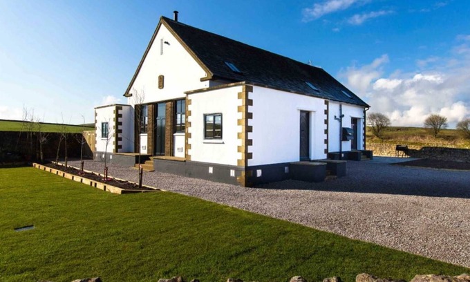 Longnor Casa | Contemporary 9 bedroom holiday home, next to the High Peak & Tissington Trails.