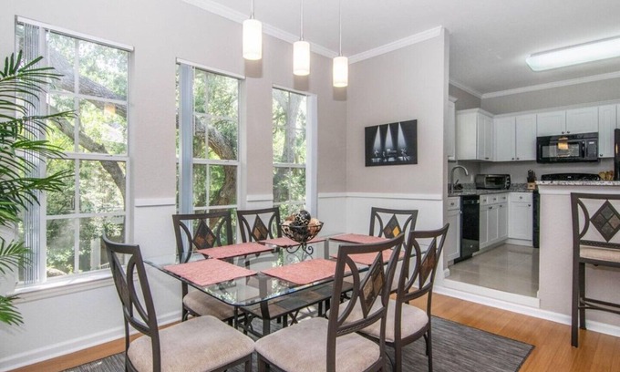 Tampa Casa | Contemporary and Water View - 1 bedroom 2 bath in Tampa, FL