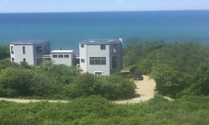 North Truro Casa | Contemporánea casa de playa en la duna directamente en la bahía de Cape Cod