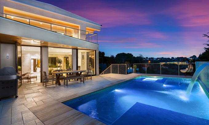 Pacific Palisades Casa | NUEVA mansión con vista al mar en la franja Palisades-Malibu