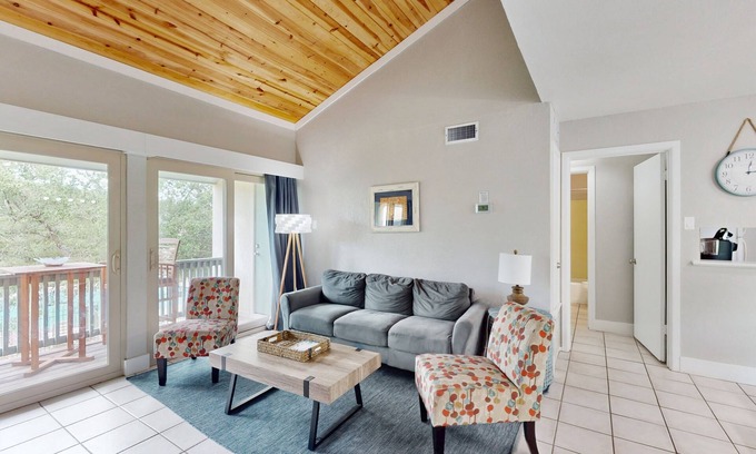 Sailhouse Condominio | Contemporary Condo w/ Fast WiFi, Shared Pool, Pool Spa, Tennis, & Boat Dock