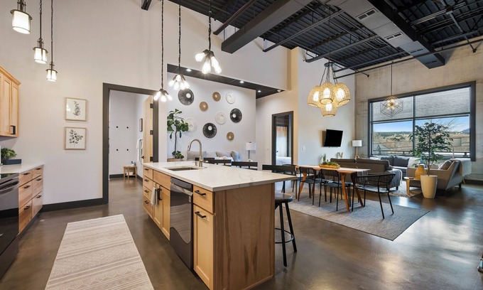 Spearfish Apartamento | Contemporary family friendly downtown loft