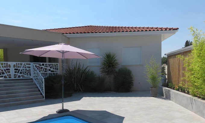 Juvignac Casa | Casa contemporánea familiar con piscina - capacidad para 8 personas - Juvignac