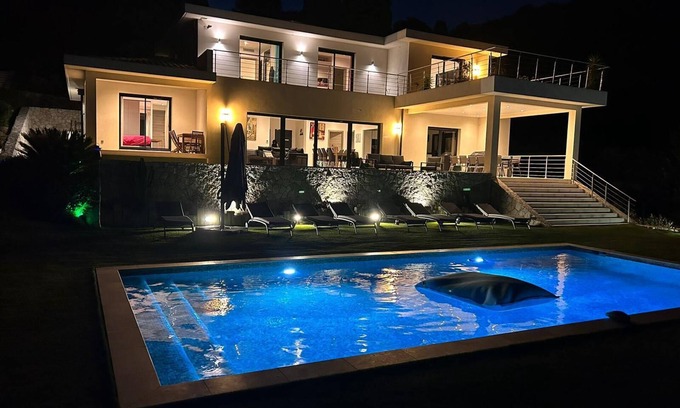 La Colle-sur-Loup Casa | Villa sublime en las colinas, vista al mar, piscina