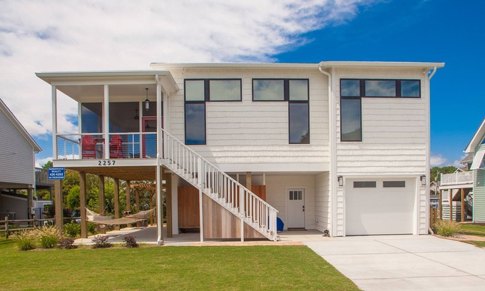 Sandbridge Casa | Contemporary home on canal w/elevator, dock, private washer/dryer, central AC