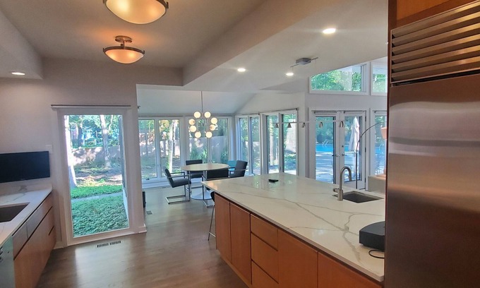 Lake Forest Casa | Contemporary house with partial lake views/quiet and private area/gut reno/2023