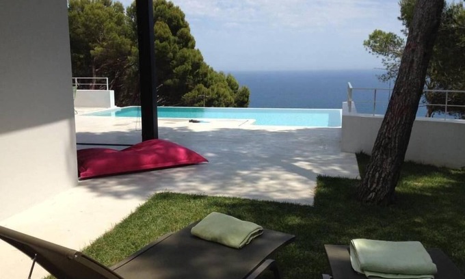 Aiguablava Villa | Casa contemporánea con impresionantes vistas al mar y conexión de fibra.