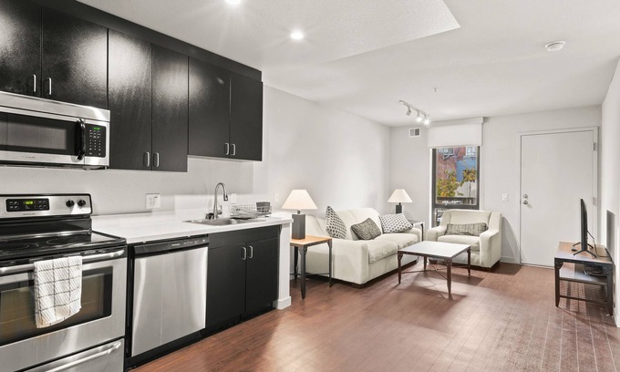 Inner Mission Casa | Contemporary large 1BR, in unit Washer/Dryer, FREE parking with all amenities!