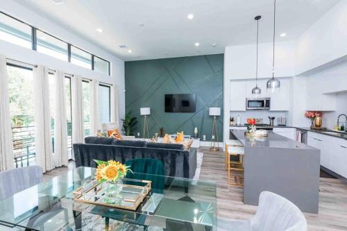 OST - South Union Casa | Contemporary luxe home 10mins from DT Houston!